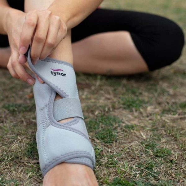 Tynor Ankle Support Neoprene, Grey (1 Unit) - Image 5